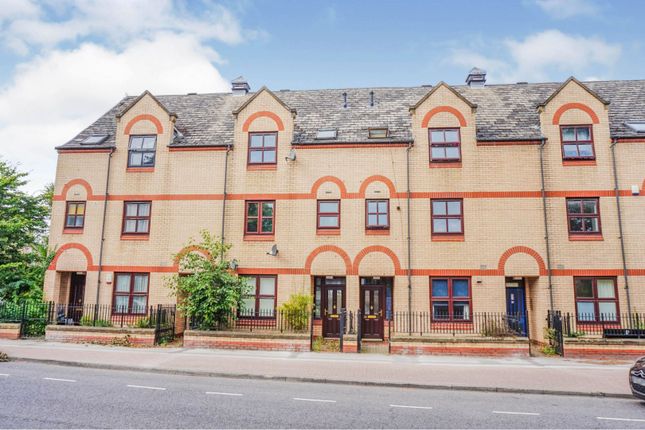 Flat for sale in Cemetery Road, Fishergate, York