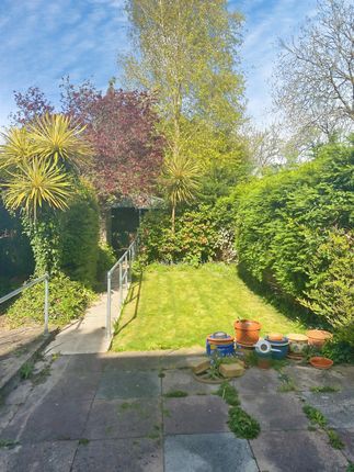 27, Downton Rise, Cardiff photo 4