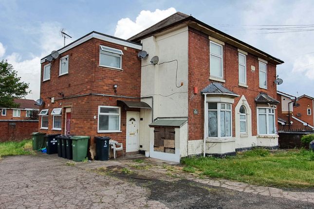 Thumbnail Flat to rent in Station Road, Brierley Hill