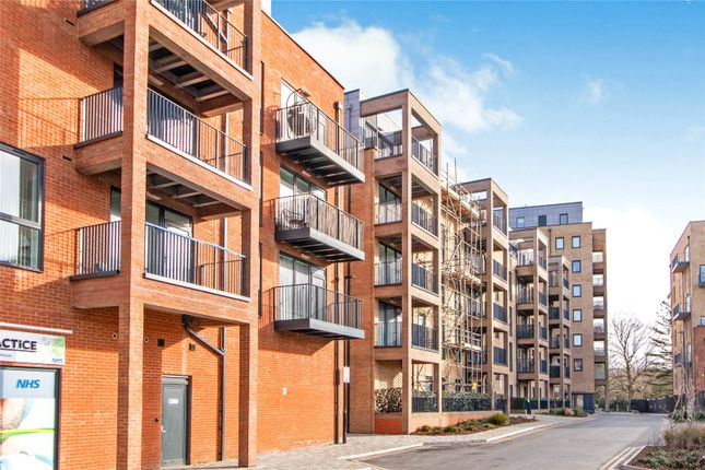 Flat for sale in Brewers Square, Dartford, Kent