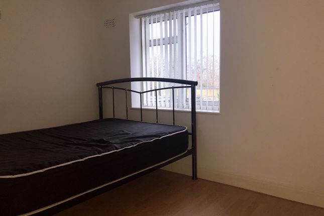 Flat to rent in Marvell Avenue, Hayes