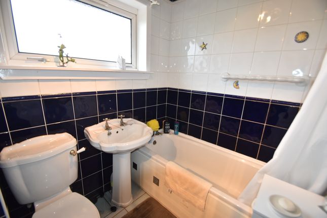 End terrace house for sale in Kirk Brae, Bathgate