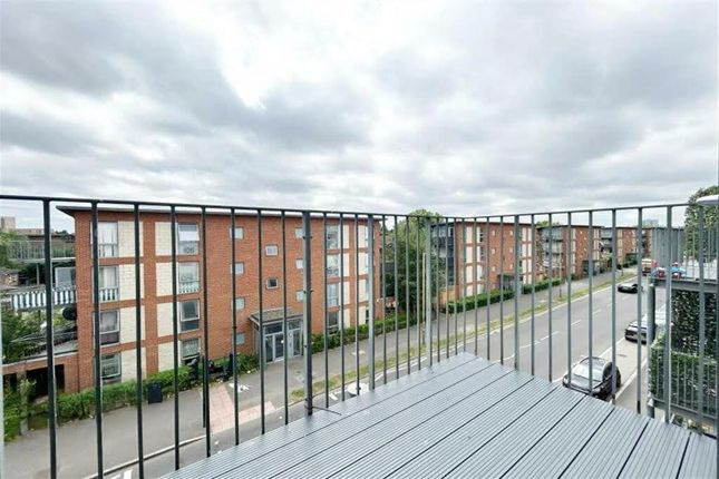 20a Iris Court 103, Lanacre Avenue, Middx photo 2