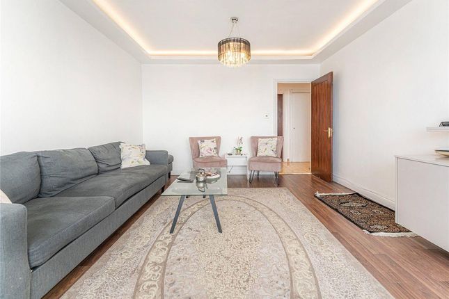 Flat for sale in Porchester Place, Hyde Park