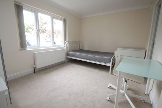Flat 6, 185 Holdenhurst Road, Bournemouth photo 2