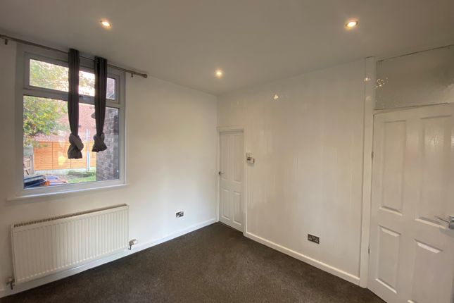 1A, Stockport photo 3