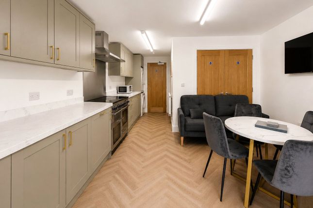 Room 3, 41, Royal Oak Road, Woking photo 4