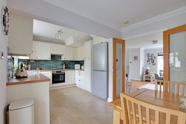 2, Sutton Place, Brockenhurst photo 4
