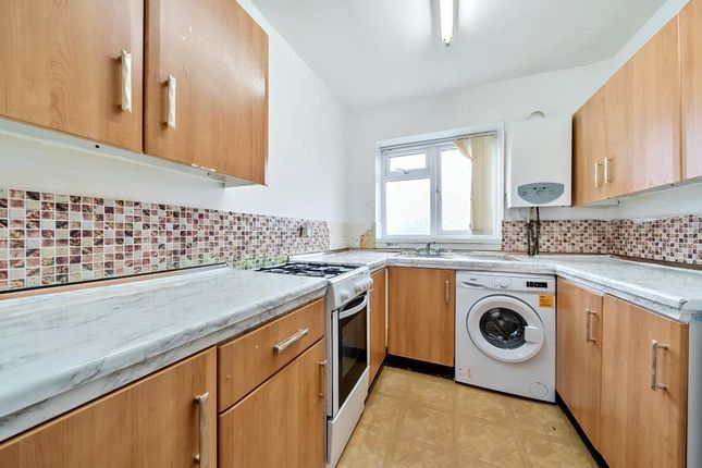 Flat for sale in Heston TW5,