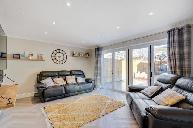 70 Colwell Drive, Witney photo 3