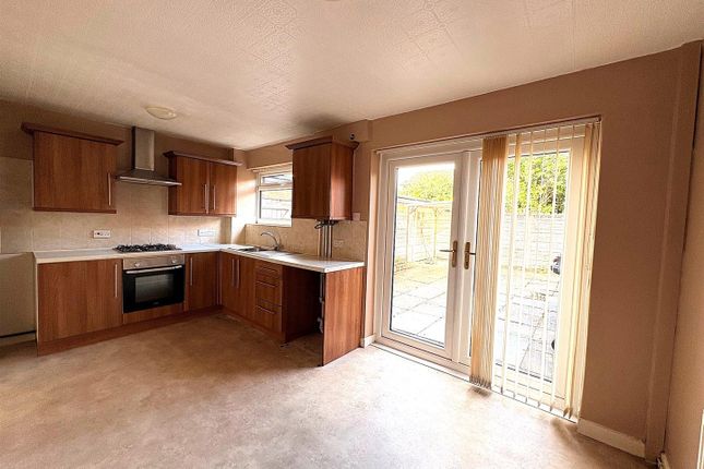 12, Poplar Street, Leigh photo 4