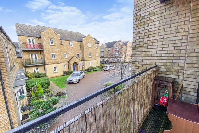 Flat for sale in Avocet Close, Rugby