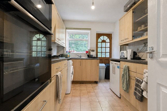 84, Hughenden Avenue, High Wycombe photo 5