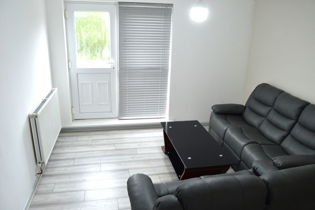 41, Shotton Walk, Manchester photo 4