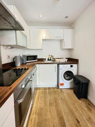 7, Altius Apartments, London photo 3