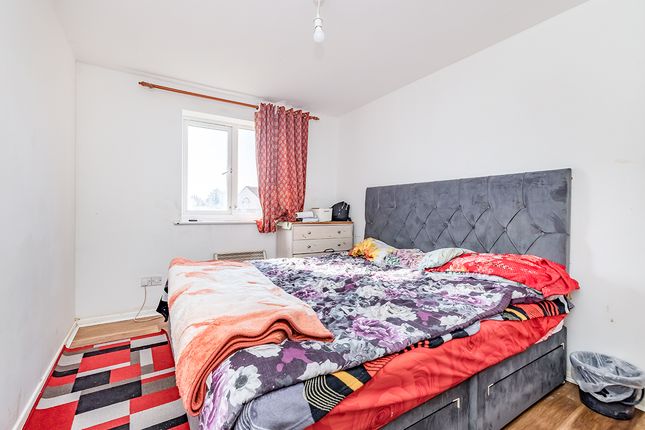 Flat for sale in Himalayan Way, Watford, Hertfordshire