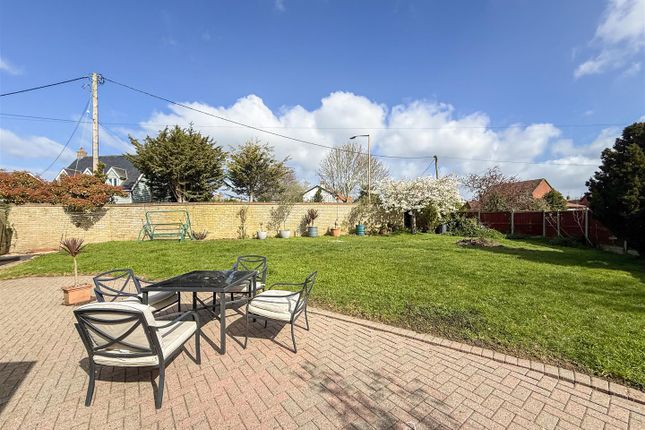 2, Smyatts Close, Southminster photo 3