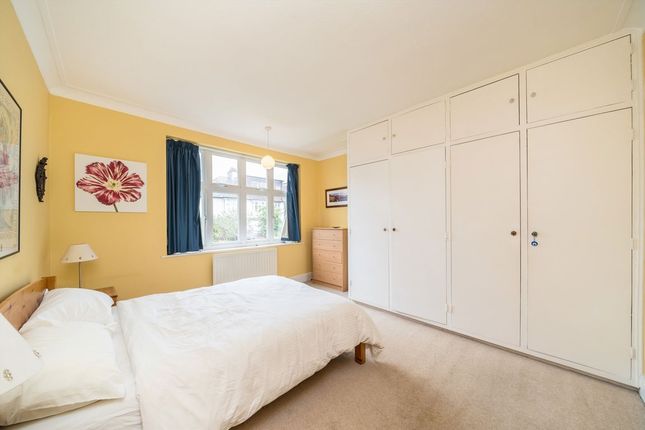 16, Marham Gardens, London photo 4