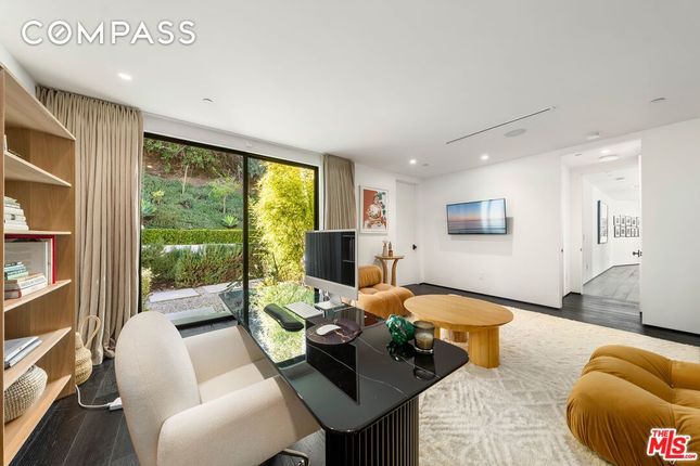 Detached house for sale in 1731 Rising Glen Rd, Los Angeles, Us