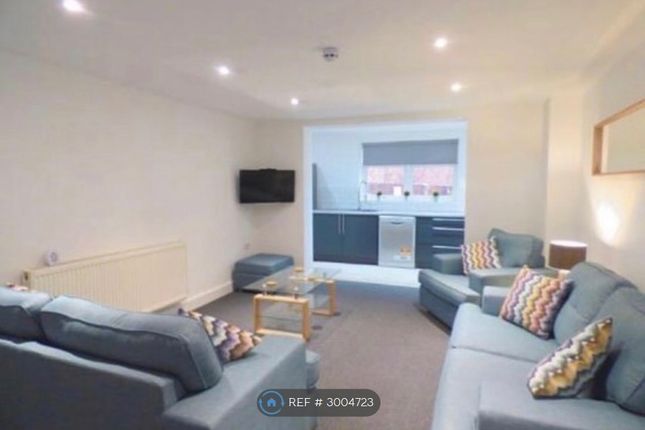 Hyde Road, Denton, Manchester photo 5