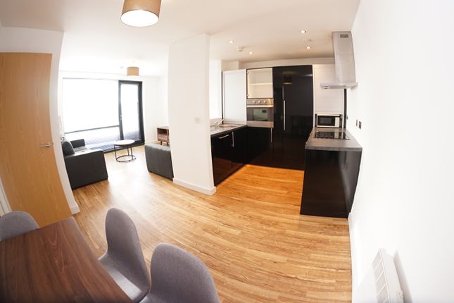 Flat to rent in The Gallery, 14 Plaza Boulevard, Liverpool, Merseyside