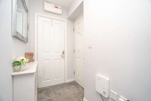 Flat Flat 5, 33, Honduras Gardens, Milton Keynes photo 3