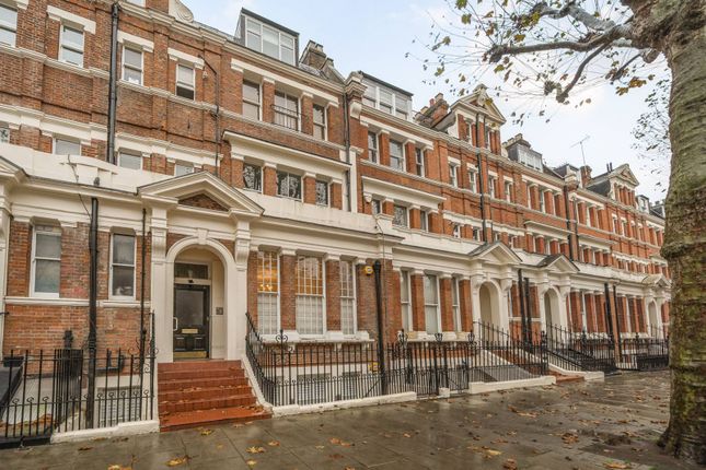 2-bed flat on Sutherland Avenue, Little Venice, £910,000