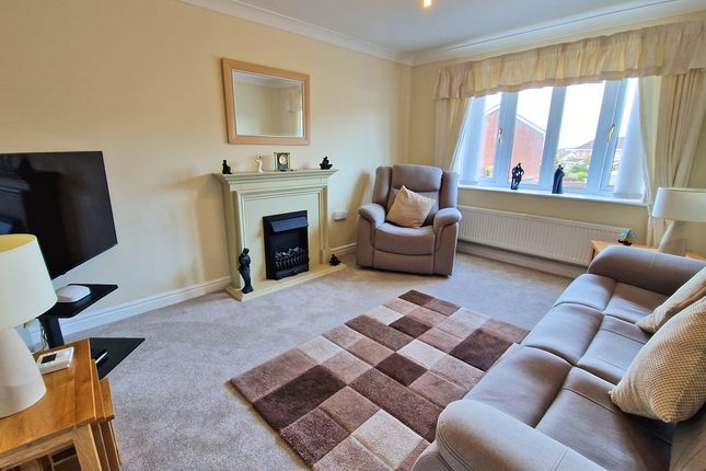 14, AUSTIN CLOSE, PORTHCAWL photo 4