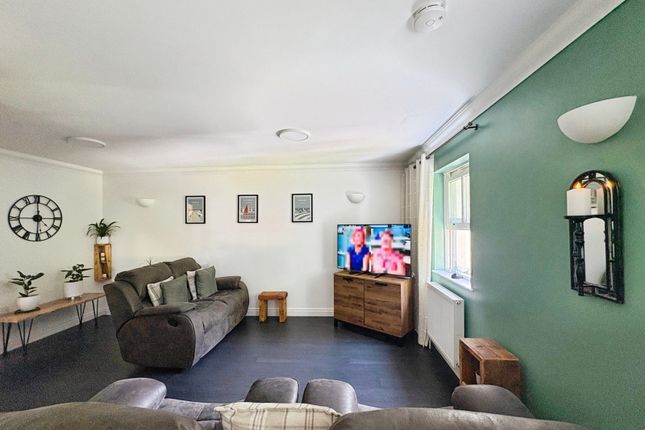 Flat 8, Millfield House,, Millfield Avenue, Isle of Wight photo 4