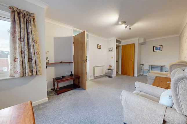 11, 27, Nightingale Court, Weymouth photo 4