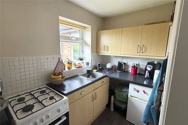 24, Wellesley Close, Ash Vale photo 4