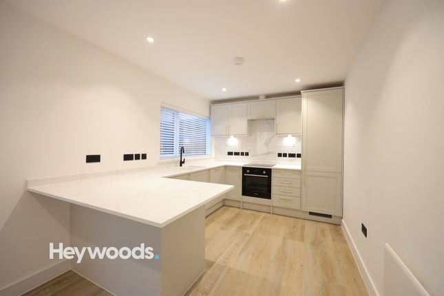 28 Fox Grove, Newcastle photo 3