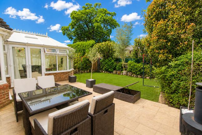 18, Roman Way, Carshalton photo 4
