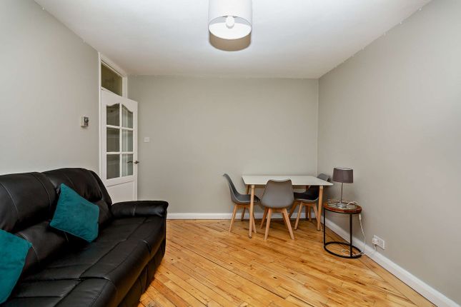 54, Bodmin Crescent, Leeds photo 4