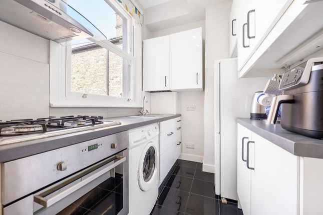 First Floor Flat, 48, Tremadoc Road, London photo 4