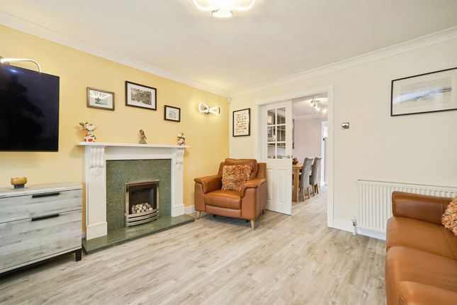 7, Highlea Close, Leeds photo 3
