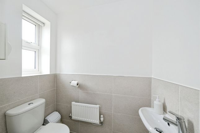 17, Emes Road, Chesterfield photo 3