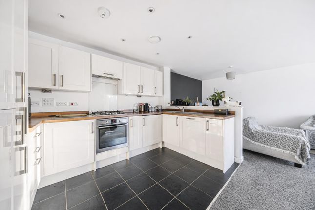 Flat 12 Riverside House, 4, Kings Crescent, Aylesford photo 4