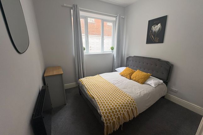 Room 1, Kingston House, Portsmouth photo 3