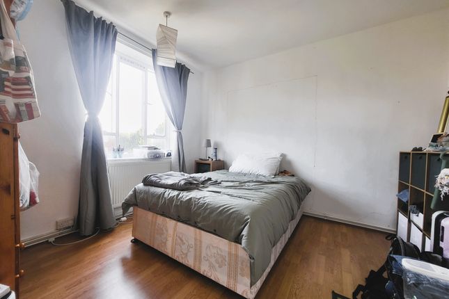 Flat for sale in Iron Mill Road, London