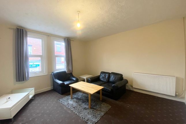 185a, Town Street, Leeds photo 3