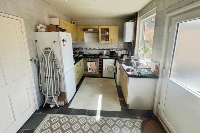 7, Colton Street, Doncaster photo 3
