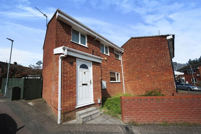 Thumbnail Semi-detached house for sale in Heath Close, Luton