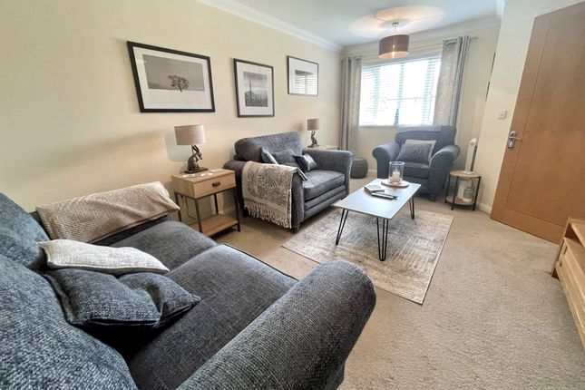 27, The Poplars, Littlehampton photo 4