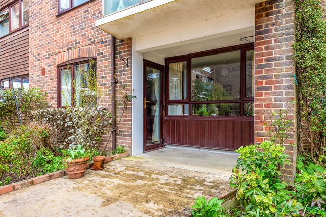 Flat 12, Summersdale Court The Drive, Chichester photo 3