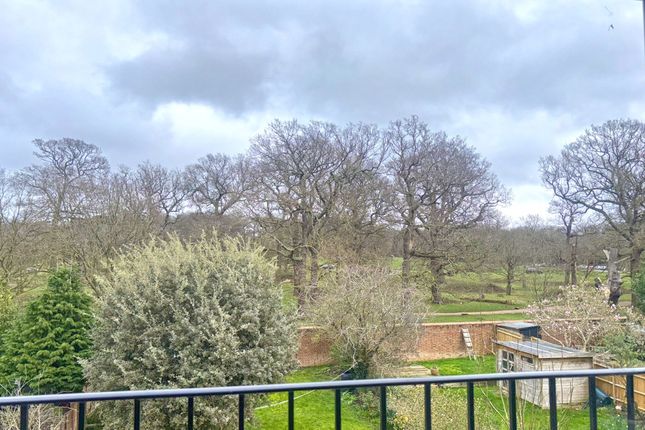 44 Kelvedon Close, Kingston Upon Thames photo 2