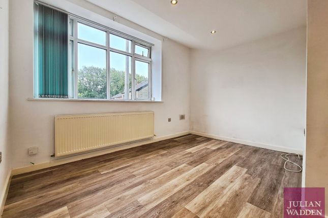 Apt 5, Delta House, Romiley photo 4
