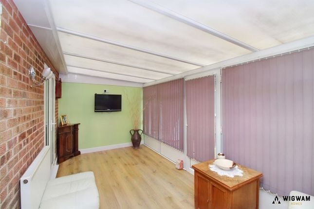 Semi-detached bungalow for sale in Lombardy Close, Hull