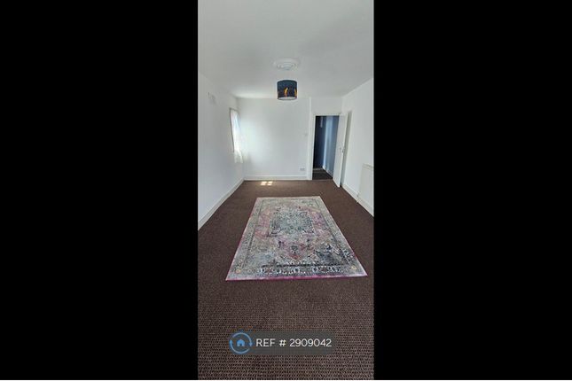 First Floor Flat, Browning Road, London photo 2
