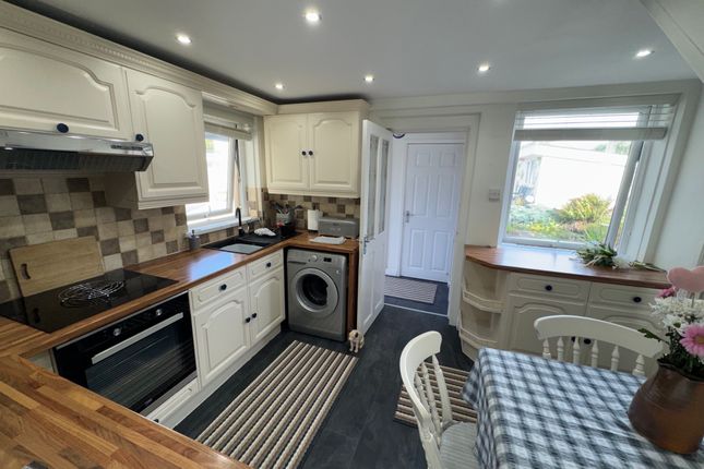13, Green Circle, Bridgend photo 3